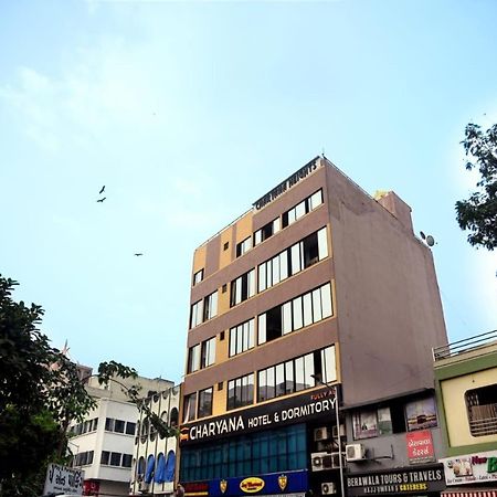 Charyana Lady Dorms Ahmedabad Exterior foto